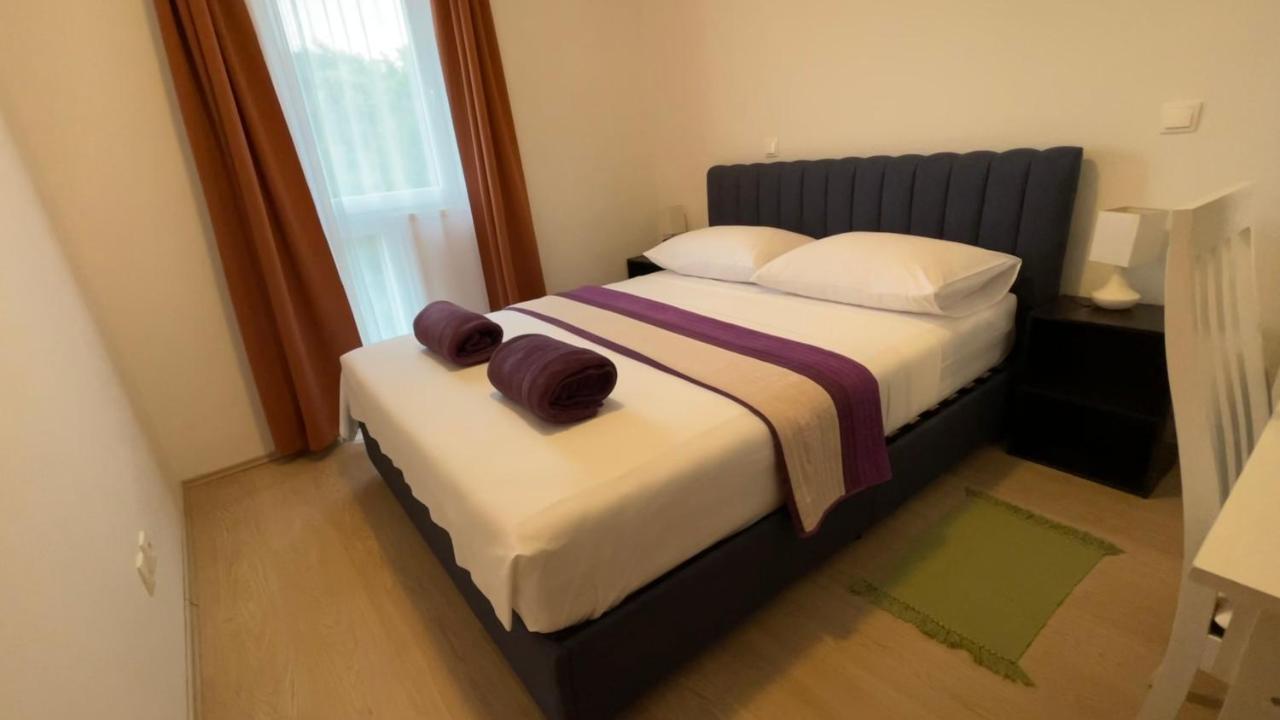 Villa Evita Apartments Prozura Bagian luar foto
