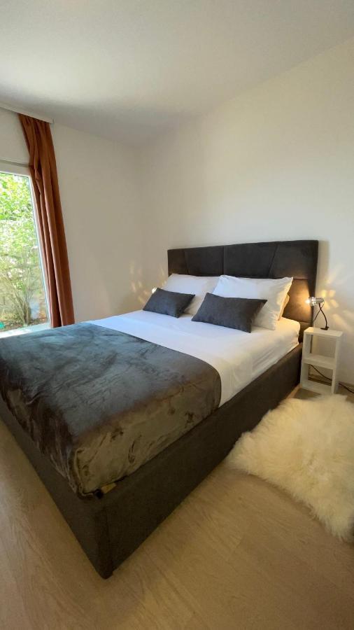 Villa Evita Apartments Prozura Bagian luar foto
