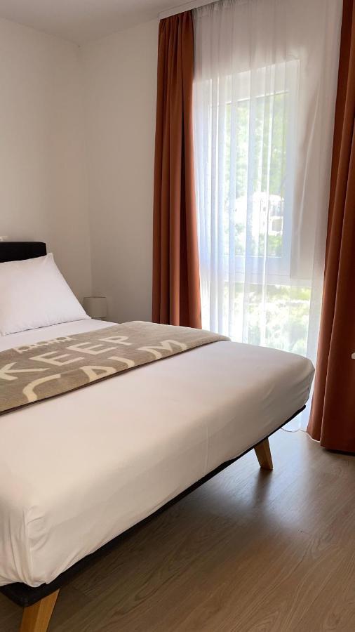 Villa Evita Apartments Prozura Bagian luar foto