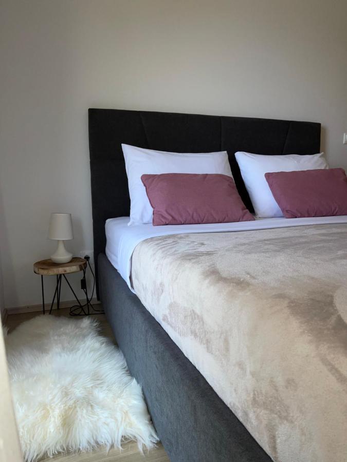 Villa Evita Apartments Prozura Bagian luar foto