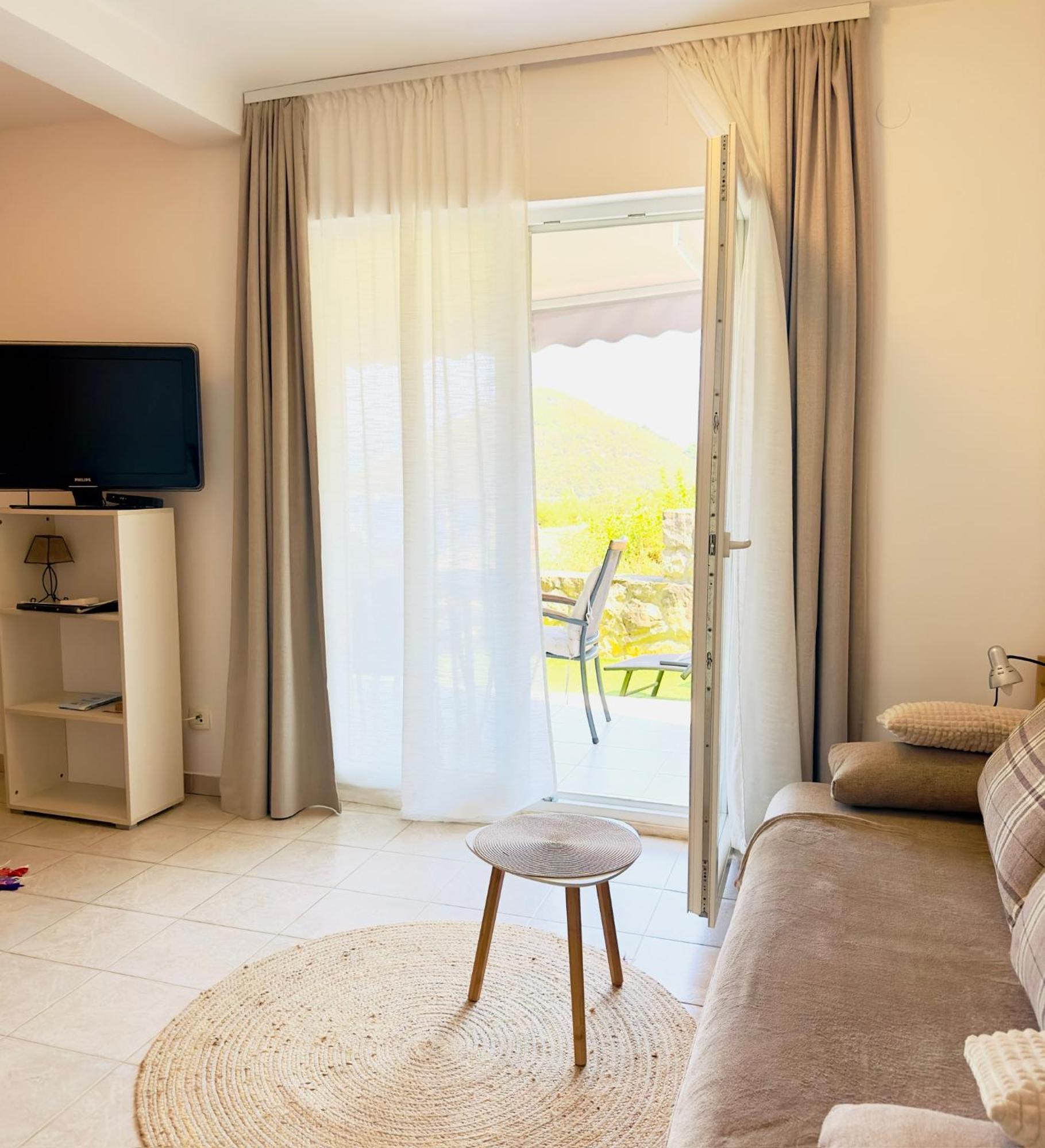 Villa Evita Apartments Prozura Bagian luar foto