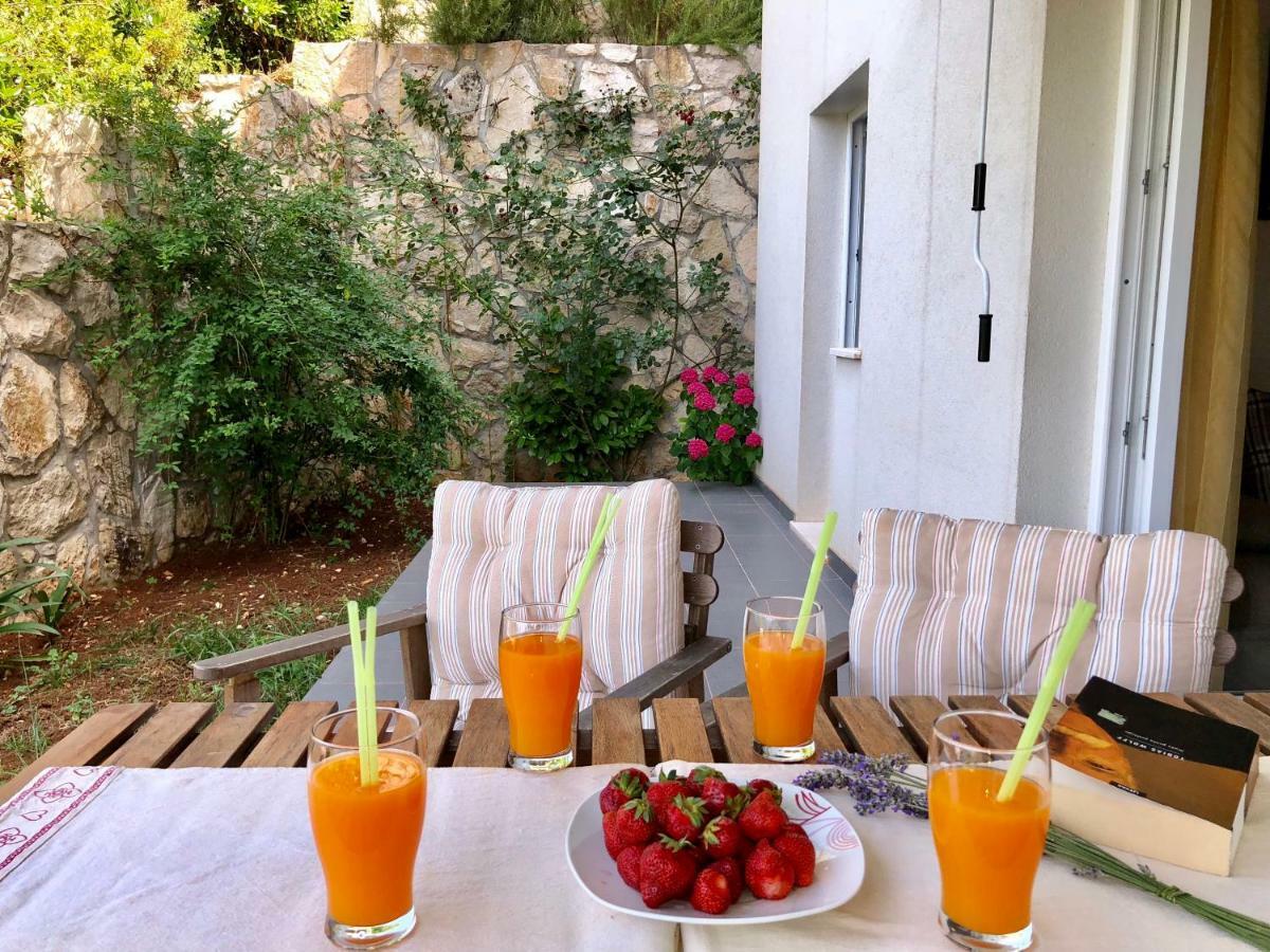 Villa Evita Apartments Prozura Bagian luar foto